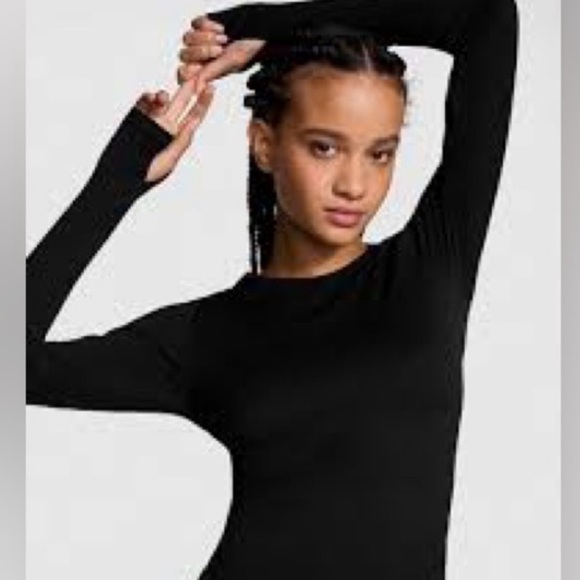 PINK Victoria's Secret Black Open-Back Seamless Top with Thumb Holes size small - Picture 3 of 5